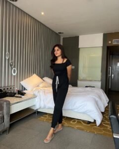 mumbai escort service (112)